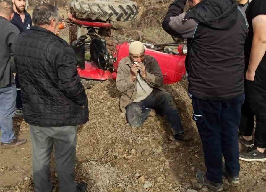 Kastamonu’da meydana gelen trafik kazasında cenaze aracı ile traktörün çarpışması