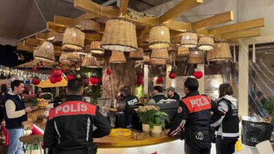 Çeşme’nin popüler turistik ilçesinde, yaklaşan yılbaşı öncesinde eğlence mekanlarına yönelik