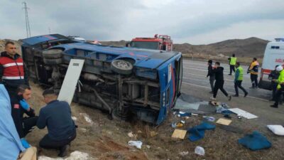 Sivas’ın İmranlı ilçesinde cezaevi nakil aracının devrilmesi sonucunda aralarında mahkûmların