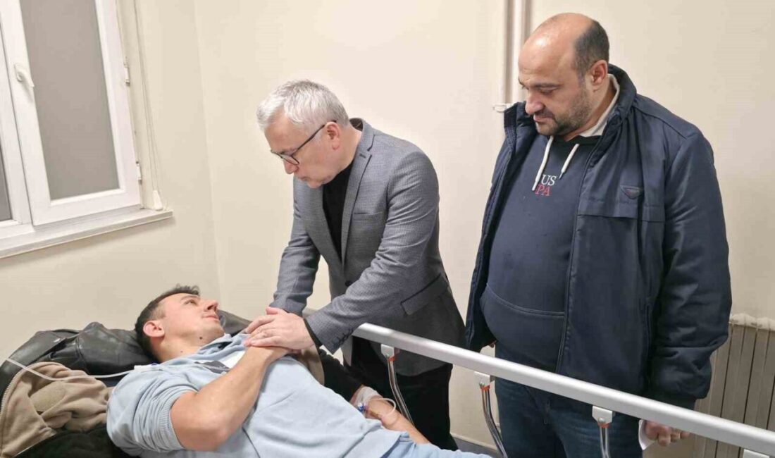 Sivas’ın Zara ilçesindeki bir kaza sonucunda cezaevi personelini taşıyan bir
