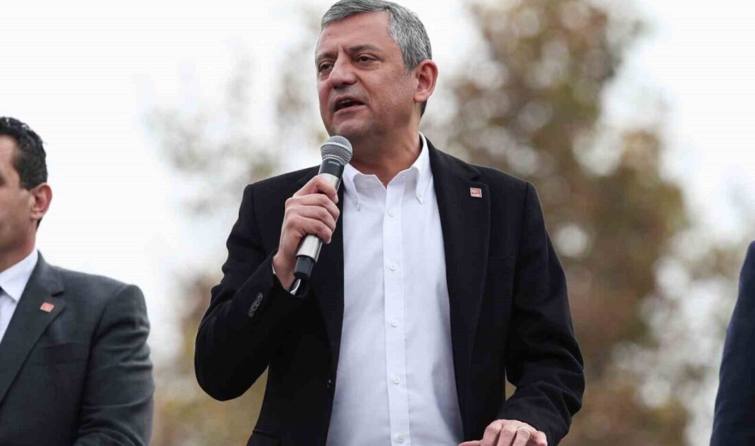 CHP Genel Başkanı Özgür Özel, Ankara Tandoğan Meydanı’nda düzenlenen ’Emeklilerin