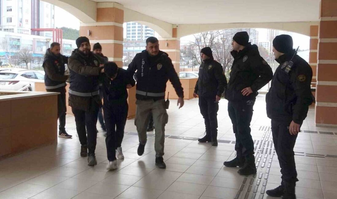 Kastamonu’nun Kuzeykent Mahallesi Kuzeykent Pazaryeri’nde meydana gelen bıçaklı kavga sonucu