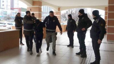 Kastamonu’nun Kuzeykent Mahallesi Kuzeykent Pazaryeri’nde meydana gelen bıçaklı kavga sonucu