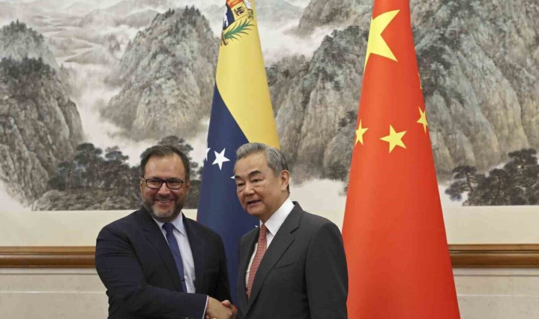 Çin’in Dışişleri Bakanı Wang Yi, Venezuela Dışişleri Bakanı Yvan Gil