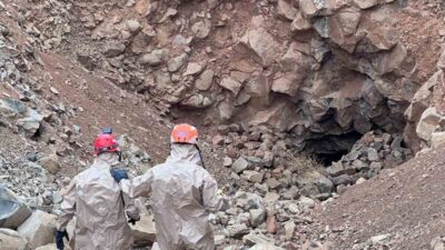 Şırnak’ın Cizre ilçesine bağlı Düzova köyündeki bir mağarada define aramaya
