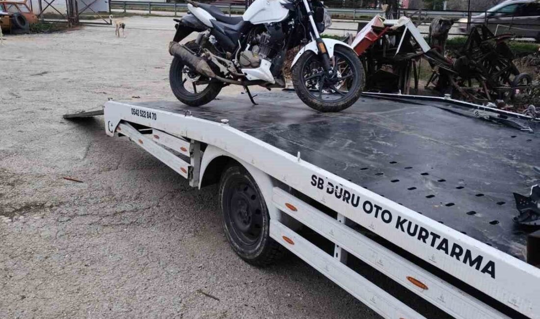 Isparta’nın Yalvaç ilçesinde, 11 yaşındaki bir çocuk, motosiklet sürerken kontrolü