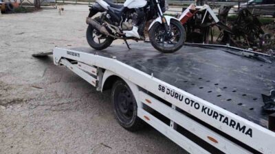 Isparta’nın Yalvaç ilçesinde, 11 yaşındaki bir çocuk, motosiklet sürerken kontrolü