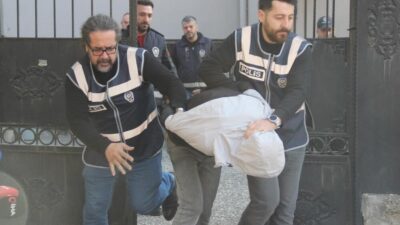 İzmir’de boşanma sürecindeki eşini görüntülü arayarak 3 yaşındaki çocuğunun boğazına