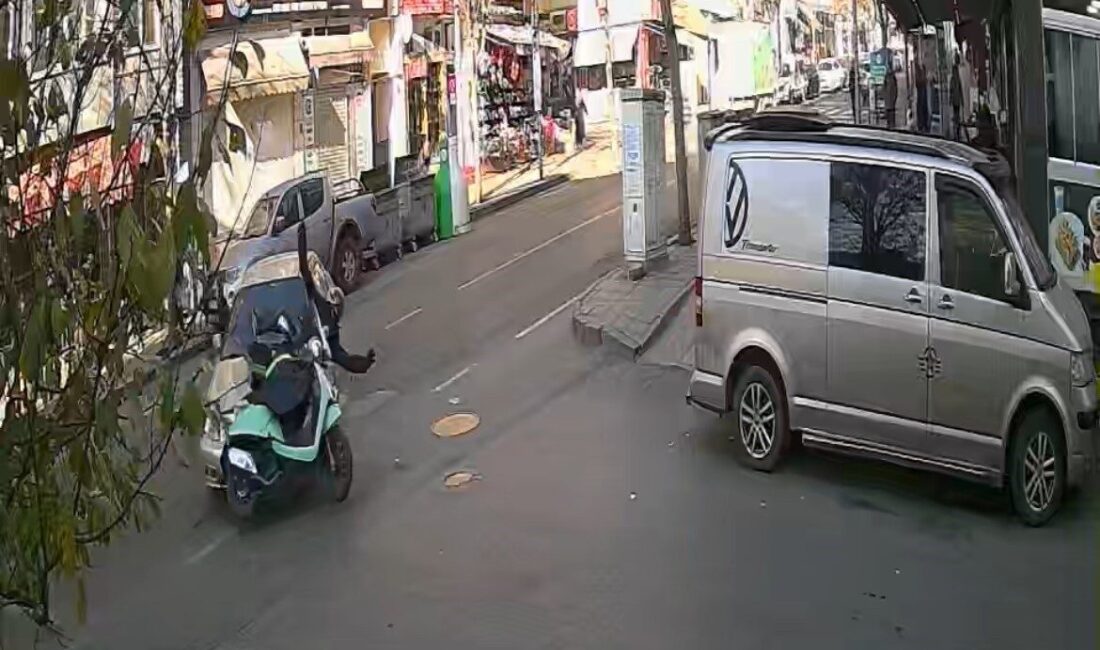 Çorlu ilçesinde meydana gelen trafik kazasında, bir motosiklet sürücüsü otomobille