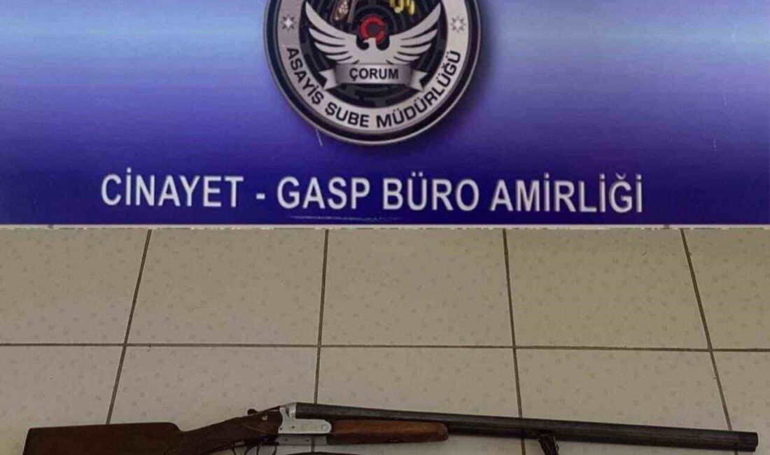 Çorum’da polis ekipleri tarafından gerçekleştirilen denetimler sonucunda haklarında yakalama kararı