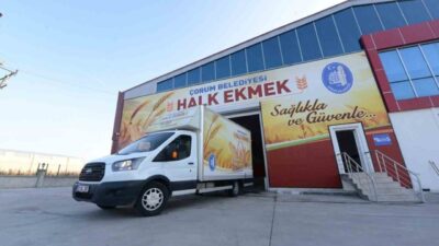 Çorum ilinde, fırınlarda satılan 210 gram ağırlığındaki ekmeklerin fiyatı 15