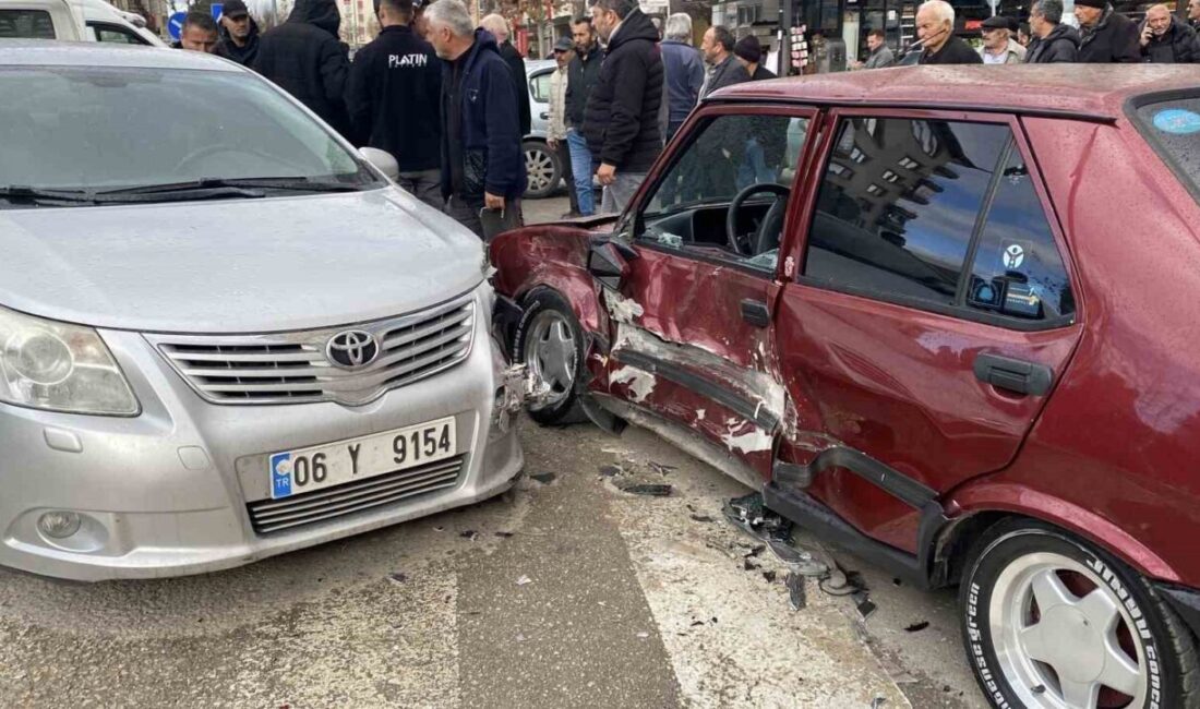 Çorum’da meydana gelen kazada üç araç çarpıştı ve sürücüler yara