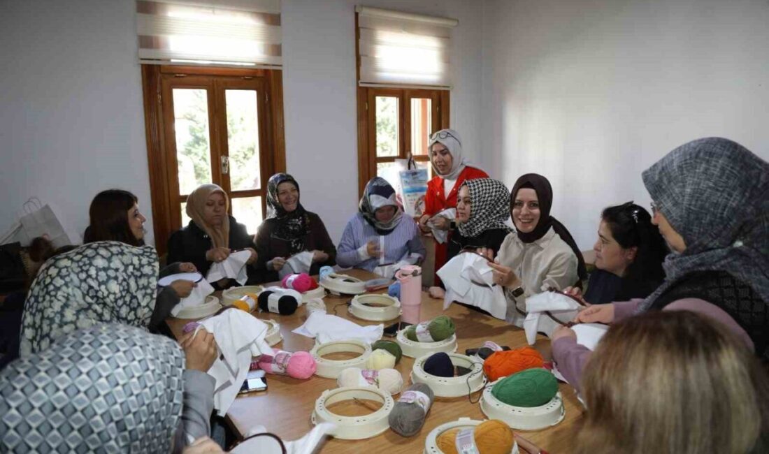 Çubuk ilçesinde, kadınlar için düzenlenen Kadın El İşleri Atölyesi projesi,