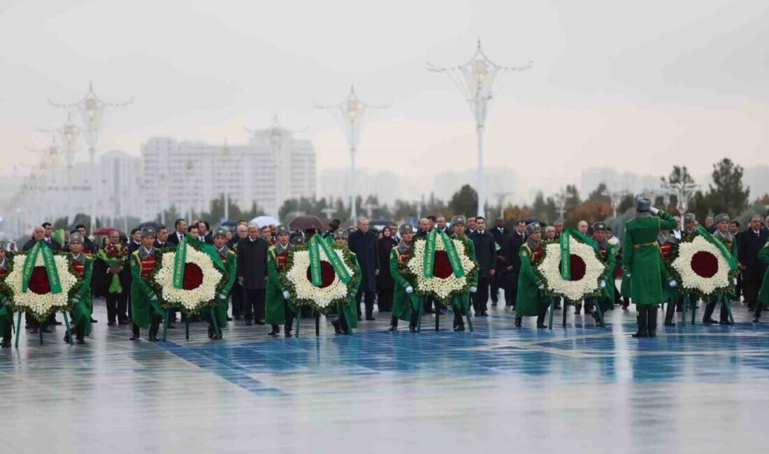 Türkiye Cumhuriyeti Cumhurbaşkanı Recep Tayyip Erdoğan, Türkmenistan’ın başkenti Aşkabat’ta devlet