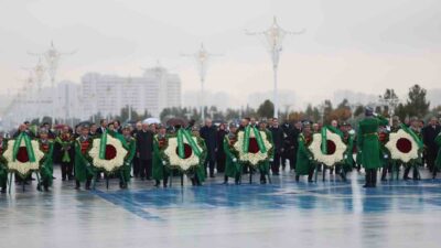 Türkiye Cumhuriyeti Cumhurbaşkanı Recep Tayyip Erdoğan, Türkmenistan’ın başkenti Aşkabat’ta devlet
