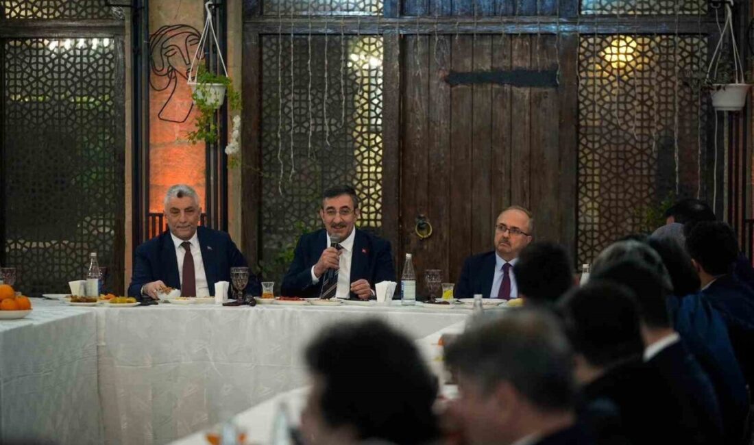 Cumhurbaşkanı Yardımcısı Cevdet Yılmaz, Azerbaycan’ın başkenti Bakü’de düzenlenen Azerbaycan-Türkiye Karma