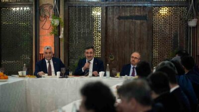 Cumhurbaşkanı Yardımcısı Cevdet Yılmaz, Azerbaycan’ın başkenti Bakü’de düzenlenen Azerbaycan-Türkiye Karma