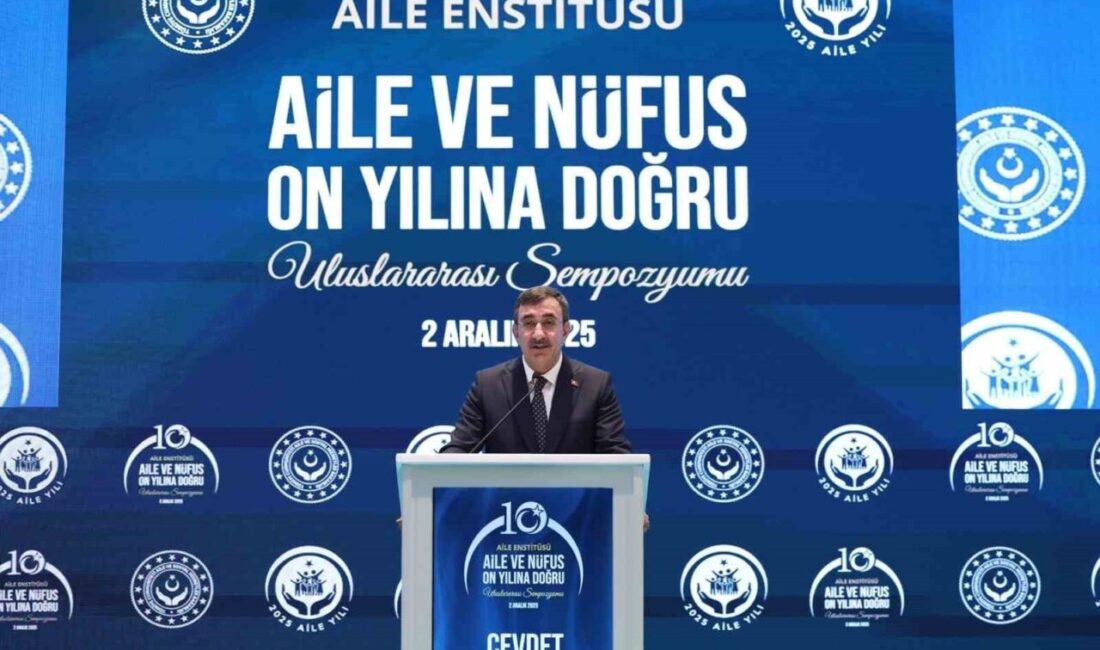 Cumhurbaşkanı Yardımcısı Cevdet Yılmaz, Türkiye’nin doğurganlık hızında yaşanan azalışı vurgulayarak,