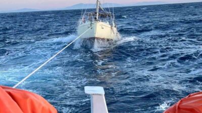 Muğla’nın Datça ilçesinin açıklarında meydana gelen makine arızası sonucu sürüklenen