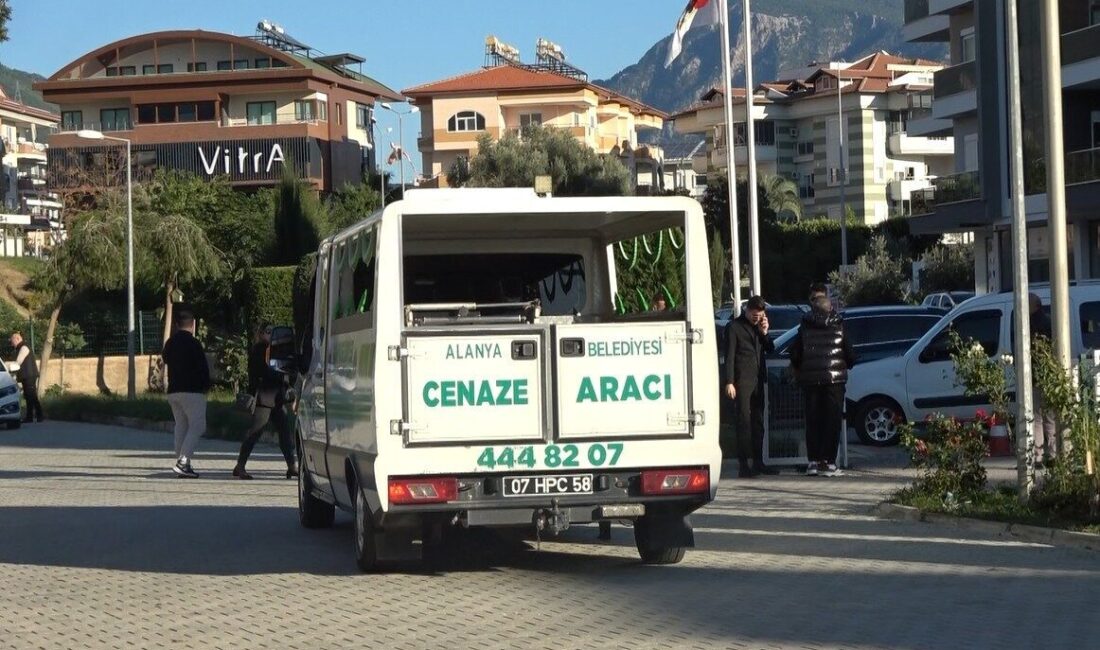 Alanya ilçesinde, evde yeğenini vurduktan sonra emlak ofisine giden bir