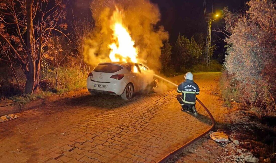 Hatay’ın Defne ilçesine bağlı Harbiye Mahallesi’nde seyir halindeyken alev alan