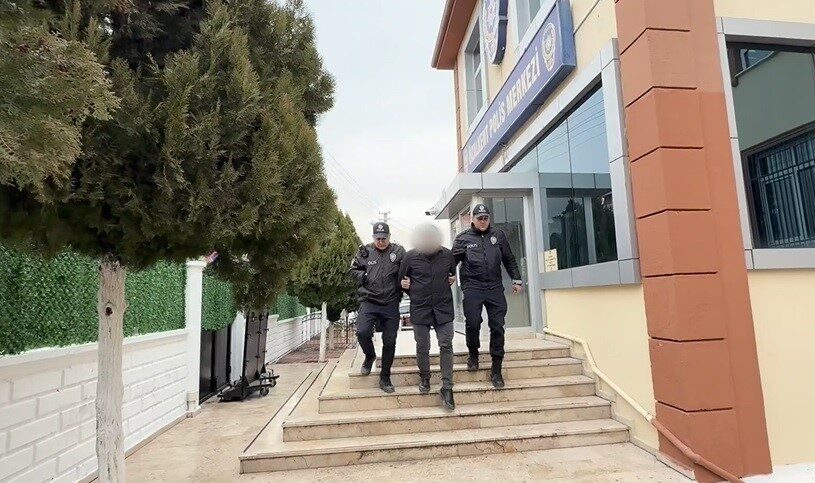 Konya’da gece saatlerinde gerçekleştirilen trafik denetiminde alkollü olduğu tespit edilen