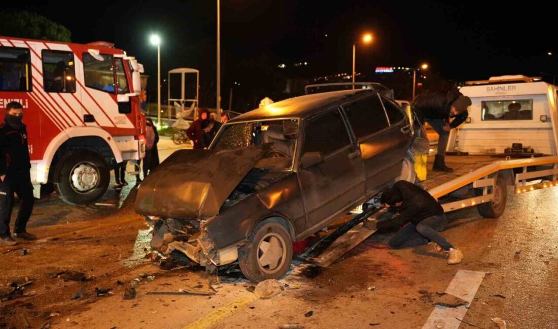 Denizli’de meydana gelen trafik kazasında 5 aracın bulunduğu zincirleme kaza
