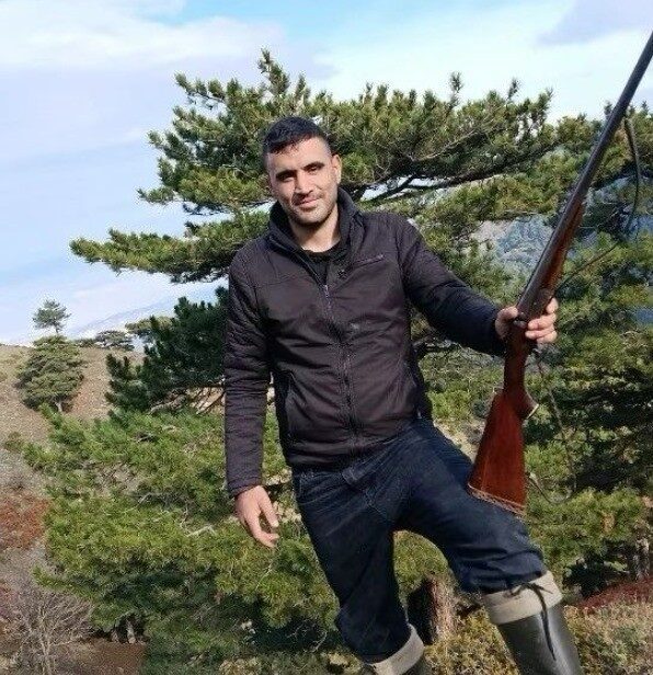 Denizli’nin Babadağ ilçesinde iki kişi arasındaki anlaşmazlık bıçaklı kavgaya dönüştü