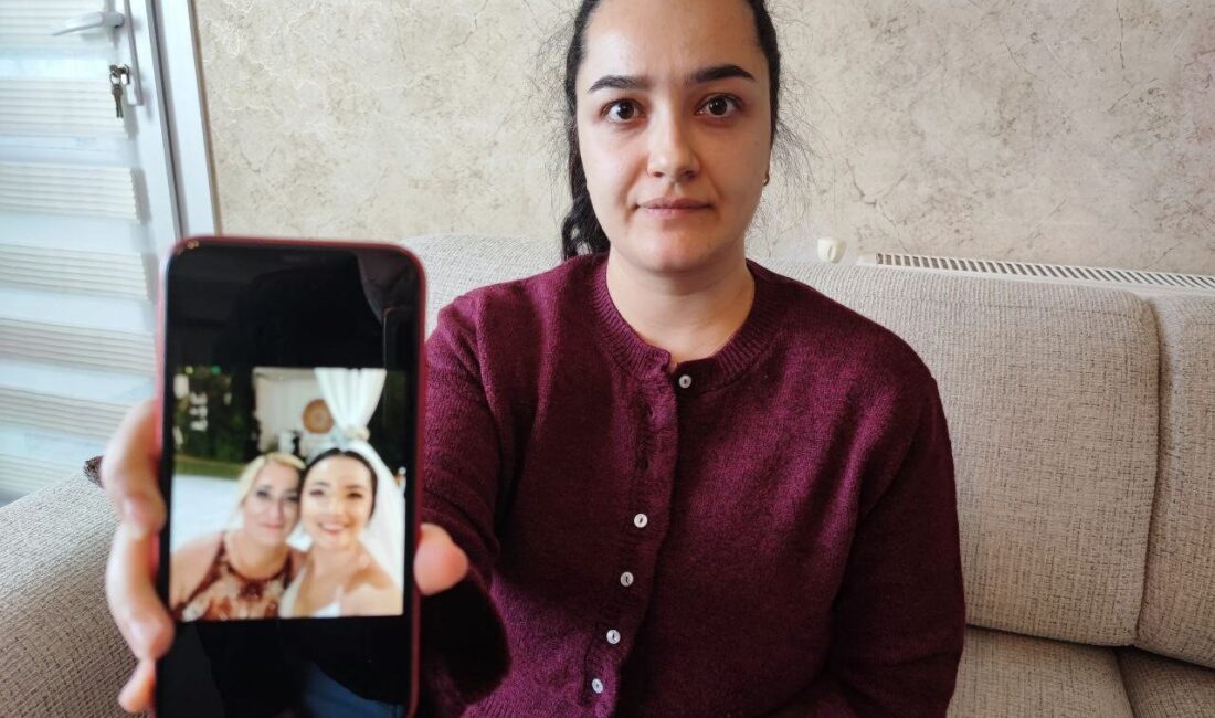 Adana’da depremde yıkılan binanın enkazından çıkan altınları, hayatını kaybedenlerin yakınlarına