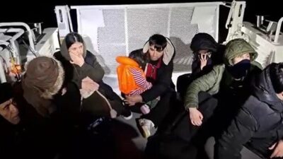 Aydın’ın Didim ilçesi açıklarında bir lastik bottan denize düşen 6