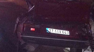 Gelibolu ilçesinde meydana gelen trafik kazasında otomobil sürücüsü hayatını kaybetti.