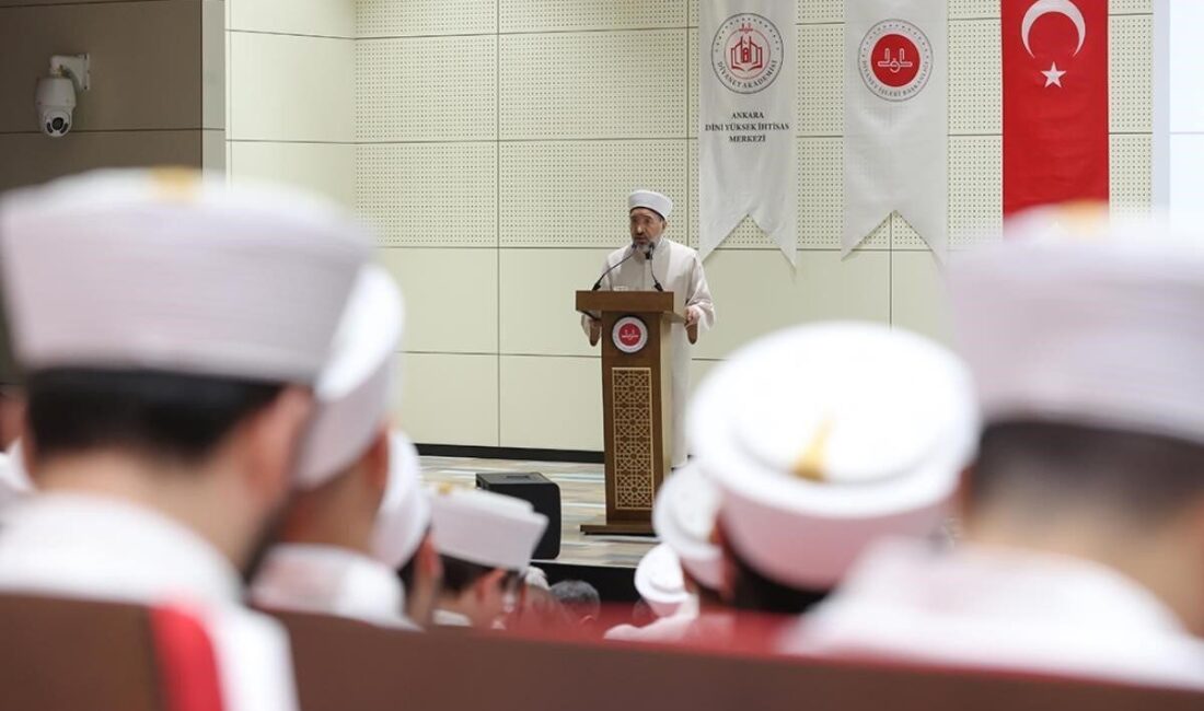 Diyanet İşleri Başkanı Safi Arpaguş, Diyanet Akademisi Başkanlığı tarafından düzenlenen