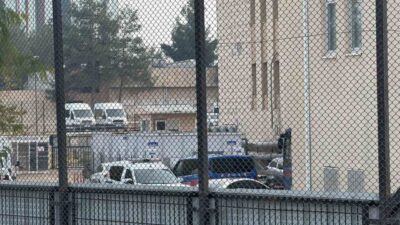 Diyarbakır’ın Yenişehir ilçesinde bir binada boş olan bir dairede hayatını