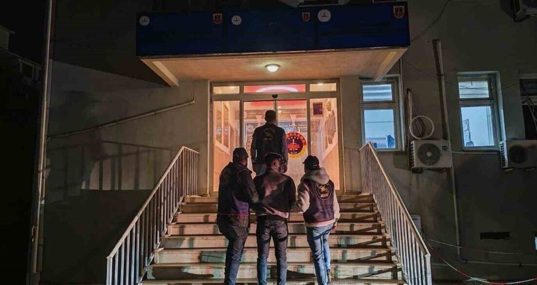 Diyarbakır ilinde gerçekleştirilen jandarma operasyonlarında arama kararı bulunan 110 kişi
