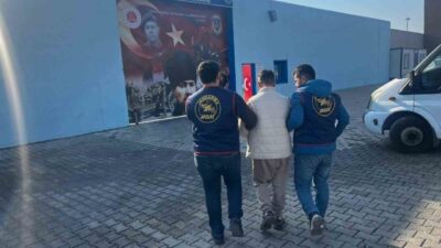 Diyarbakır’da jandarma tarafından gerçekleştirilen operasyonlarda, kesinleşmiş hapis cezaları bulunan 90