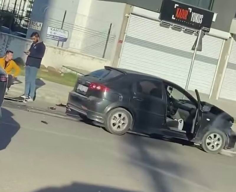 Diyarbakır’ın Kayapınar ilçesinde, Talaytepe Mahallesi’nde meydana gelen trafik kazasında 2