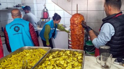 Diyarbakır Büyükşehir Belediyesi, son gıda denetimlerinde aşan 426 kilogram geçmiş