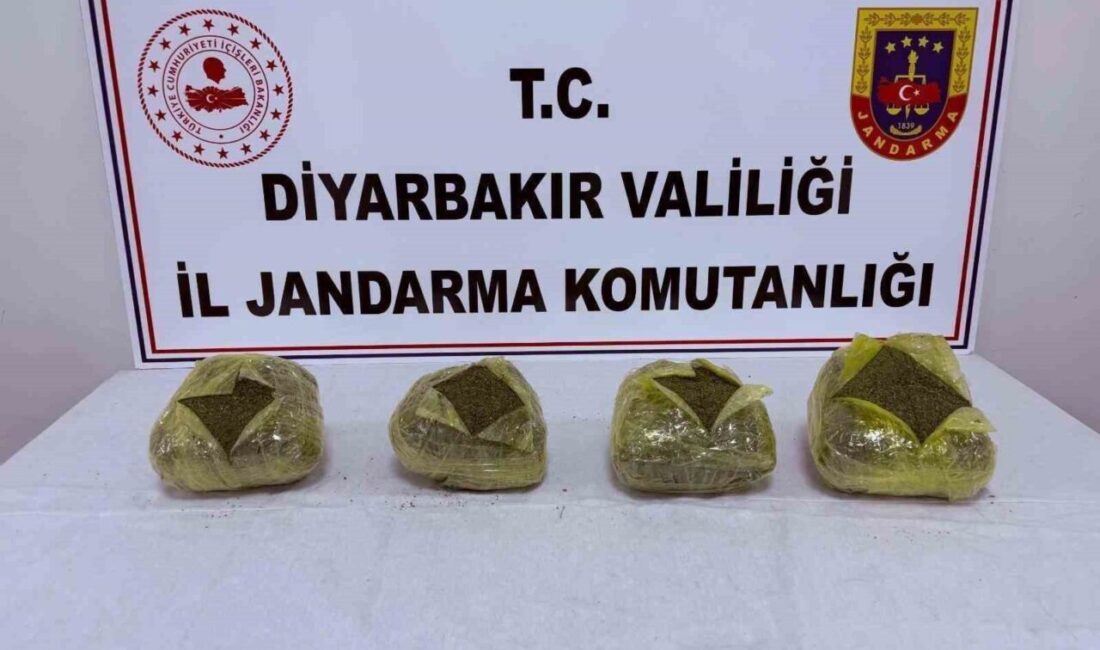 Diyarbakır ilinde Jandarma ekipleri tarafından gerçekleştirilen operasyonlarda, 38 kilogram esrar