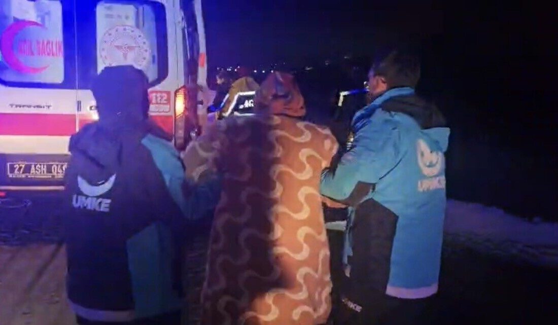 Gaziantep’te karla kaplı yollar nedeniyle köyden çıkarılamayan bir hamile kadına