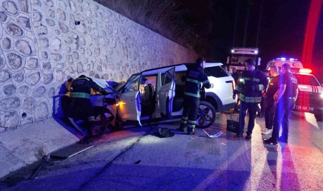 Tekirdağ’ın Süleymanpaşa ilçesinde yaşanan ve istinat duvarına çarpan cipte 2