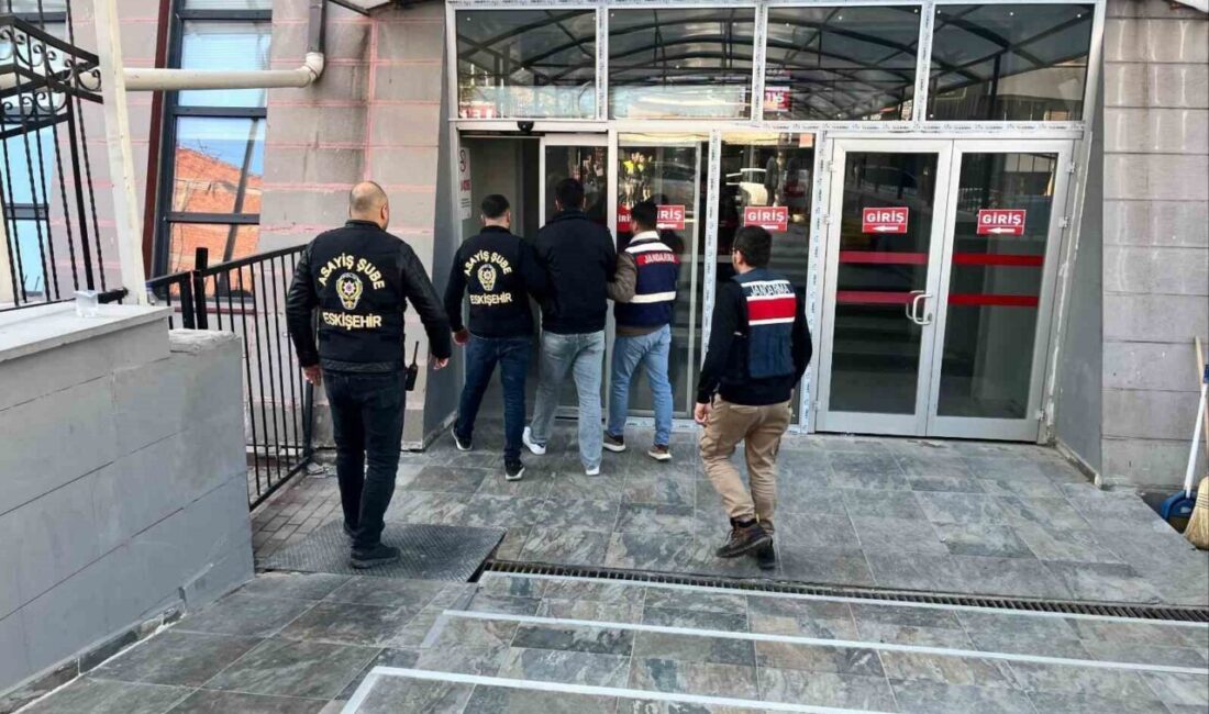 Eskişehir İl Jandarma Komutanlığı ekipleri, aranan kişilerin yakalanması için yürütülen