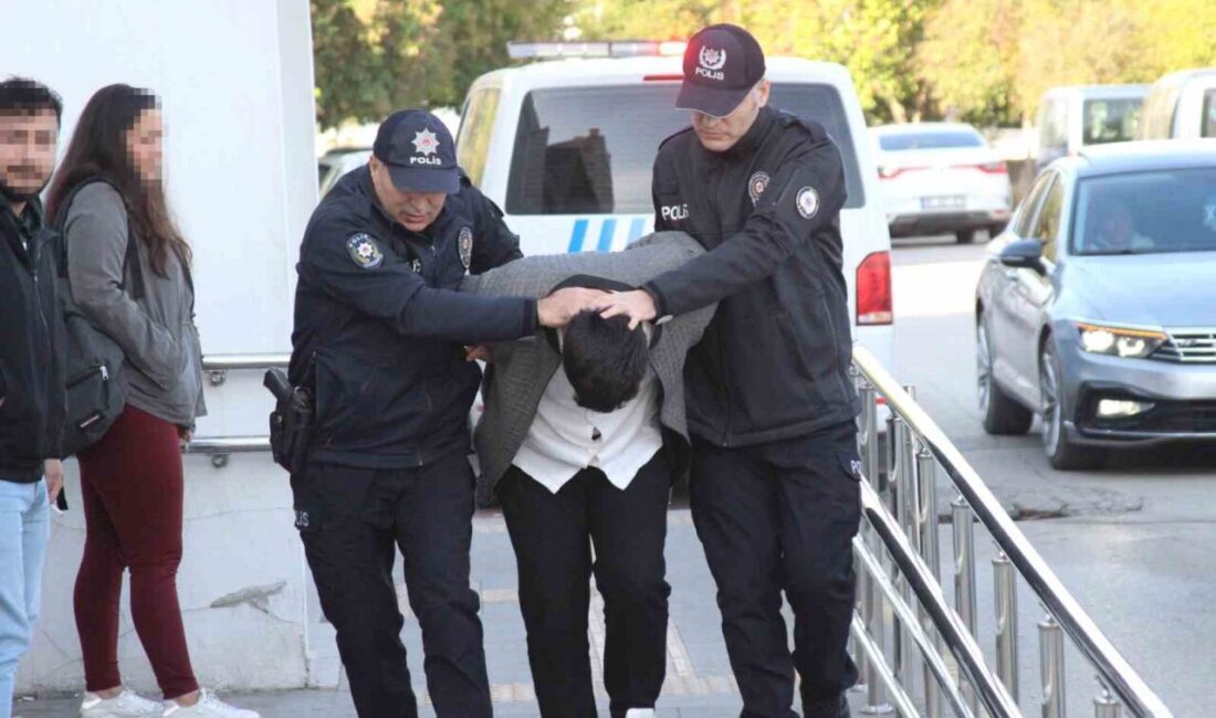 Adana’da bir dolmuş sürücüsüne tehditler savunan PTT kargo şoförü, polis
