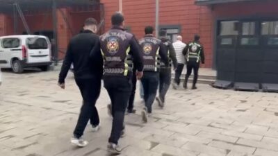 İstanbul Bahçelievler ilçesinde düzenlenen bir düğün konvoyunda trafiği aksatan ve
