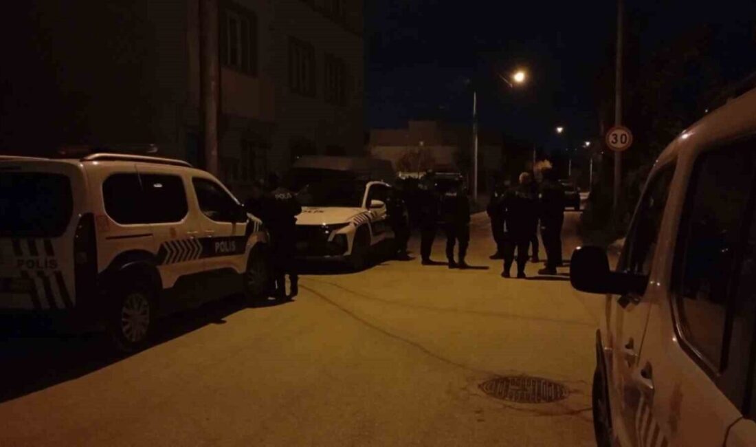 Bursa’da bir polis ekibi, şüpheli davranışları nedeniyle durdurmak istediği bir
