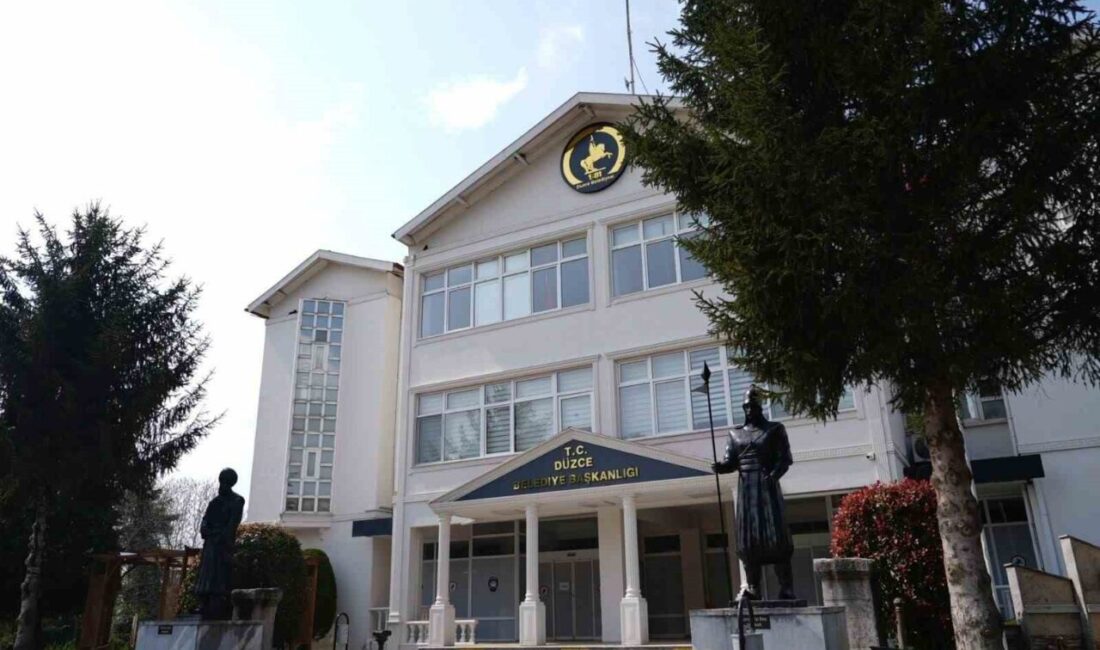 Düzce Belediyesi tarafından yapılan açıklamada, son günlerde bazı kişilerin başkan