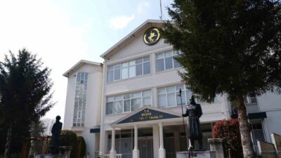 Düzce Belediyesi tarafından yapılan açıklamada, son günlerde bazı kişilerin başkan