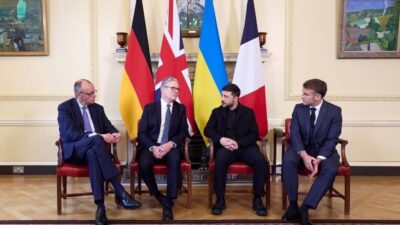 Almanya Başbakanı Friedrich Merz, Fransa Cumhurbaşkanı Emmanuel Macron ve İngiltere