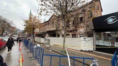 Balıkesir’in Edremit ilçesinde meydana gelen sağanak yağışlar, tarihi bir binada