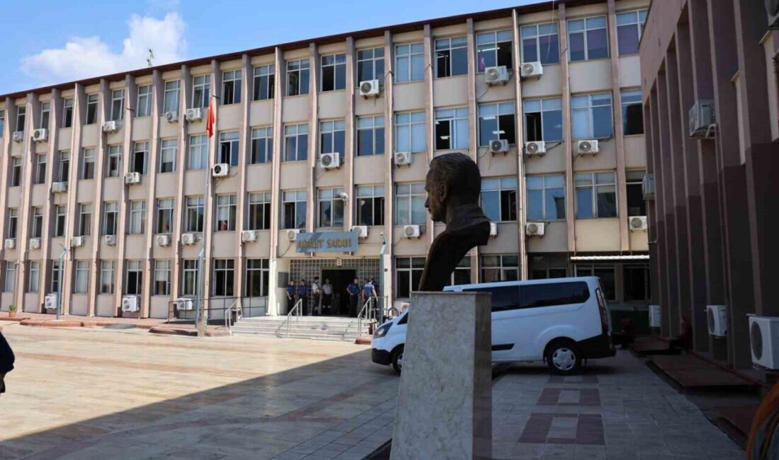Aydın’ın Efeler ilçesinde bir eğlence mekanının önünde çıkan silahlı ve