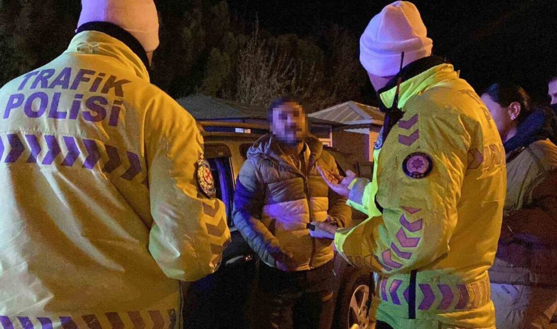 Burdur’da polis tarafından durdurulan bir araçta, sürücünün ehliyetinin geçerlilik süresinin